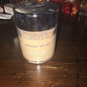Loose powder/ powder foundation